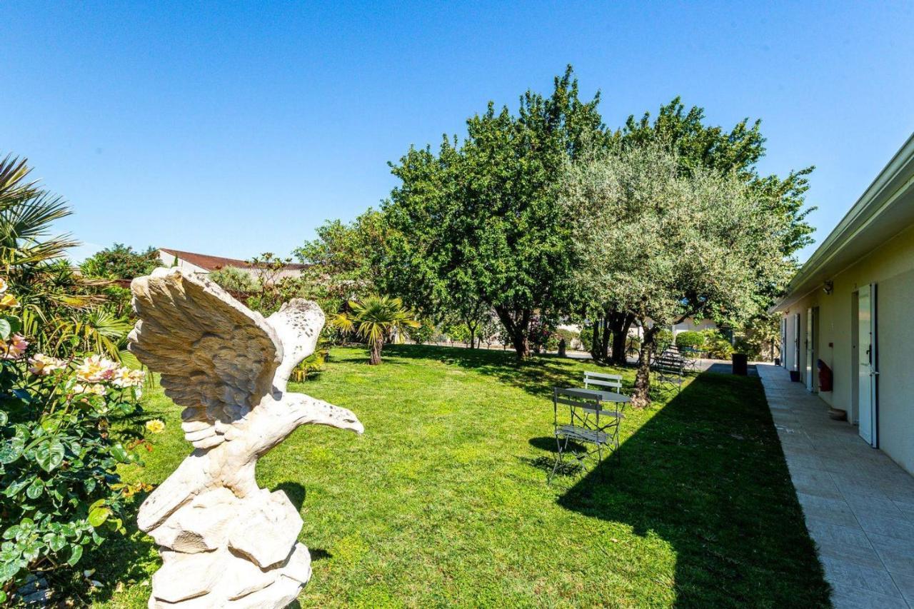Logis Hotel L'Oliveraie Cognac Kültér fotó
