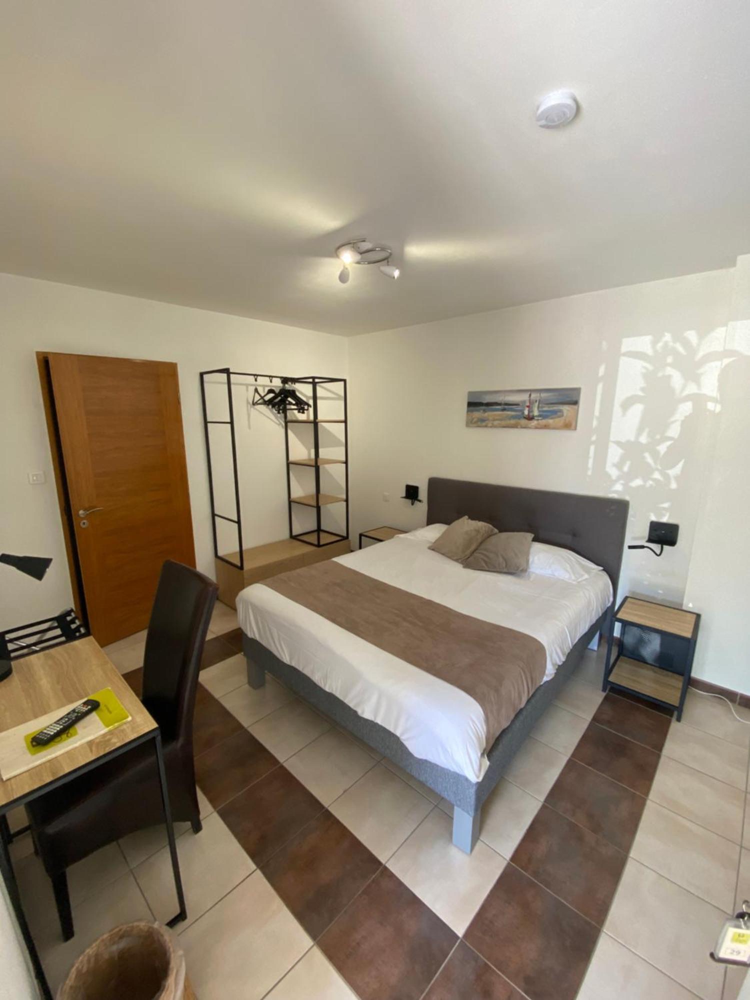 Logis Hotel L'Oliveraie Cognac Kültér fotó
