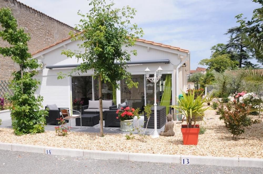 Logis Hotel L'Oliveraie Cognac Kültér fotó