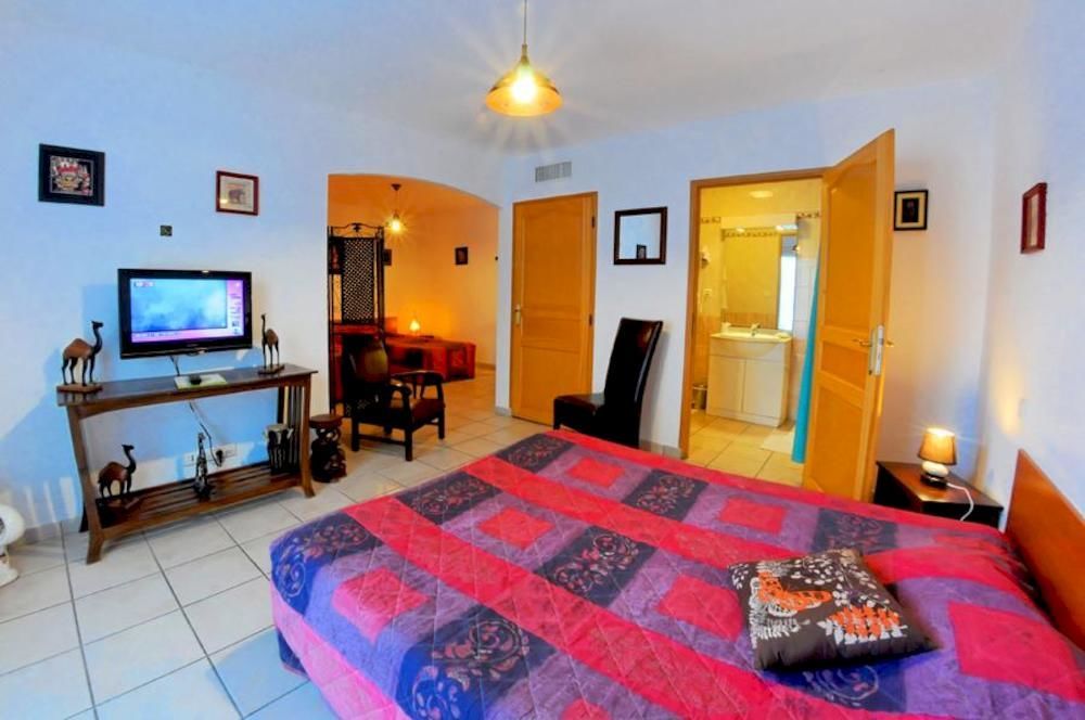 Logis Hotel L'Oliveraie Cognac Kültér fotó